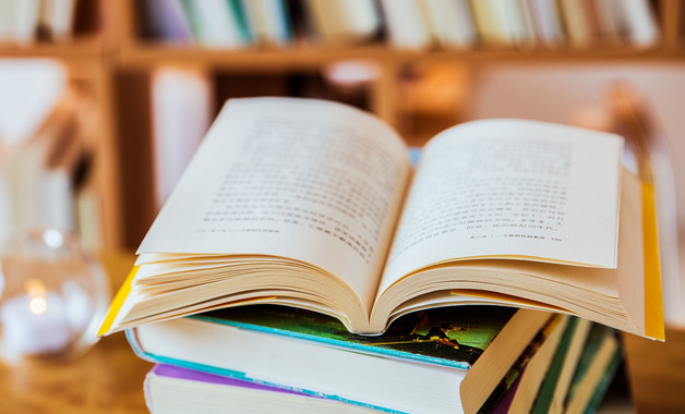 年級家長會學生主持詞模板